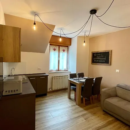Greenwood Apartment *